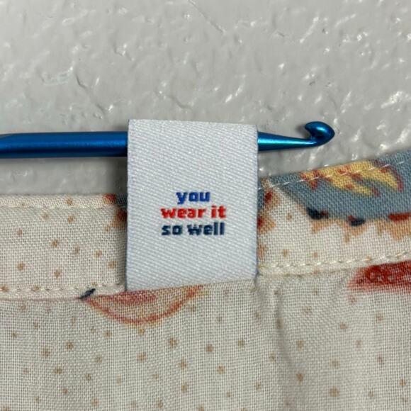 Old Navy XXL Tall Women’s Cream and Pink Floral Long Sleeved Button Up Blouse - Picture 3 of 8